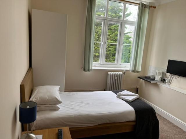 The Admiral Cunningham Hotel Bracknell Eksteriør billede